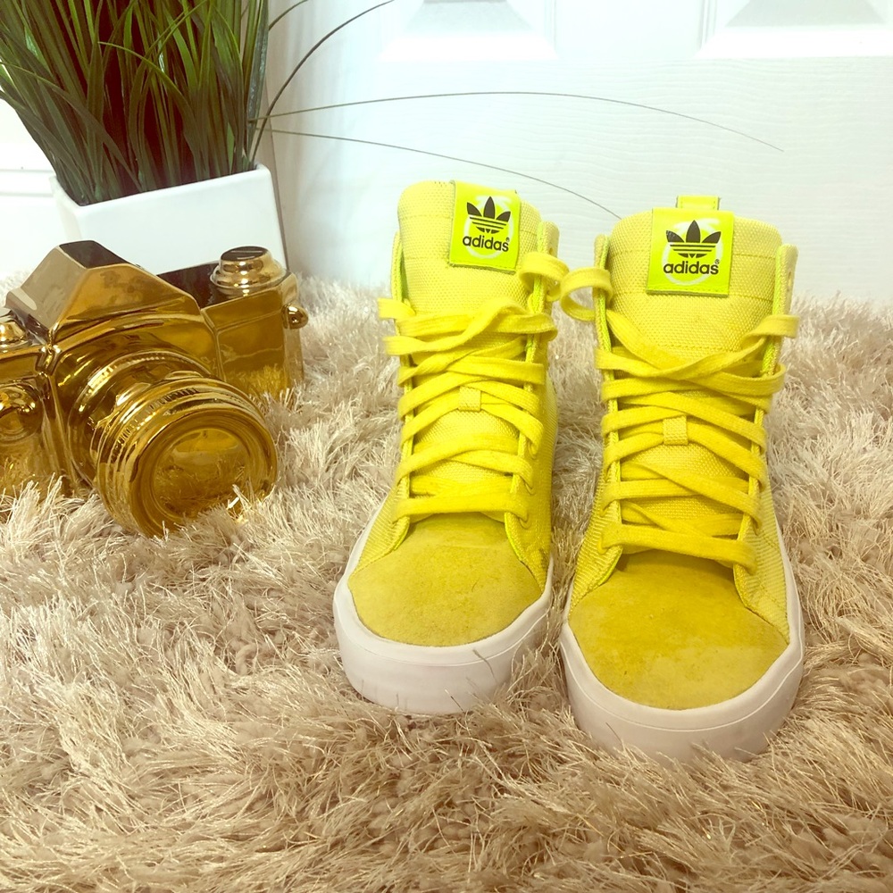 🎾High top tennis shoes 🎾